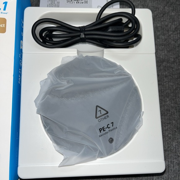 Anker 10W Wireless Charging Pad with Cable and 18W Wall Charger-Black - Open Box - Picture 3 of 7